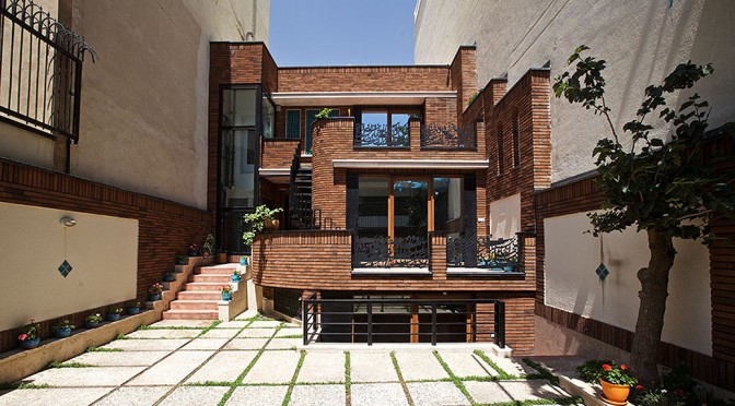 Olfat House / Naghsh-e-Firouzeh Design Group